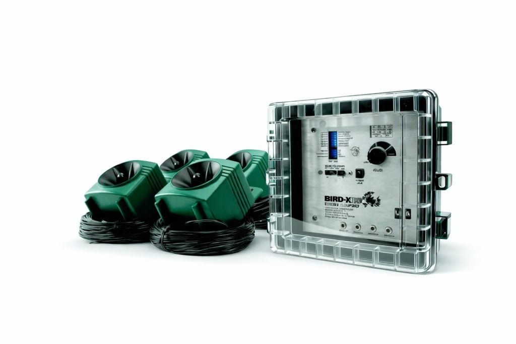 Broadband Pro bird repeller system with control unit and speakers for bird control